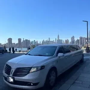 Lincoln-MKT-limousine-BUBZ-NEW-YORK
